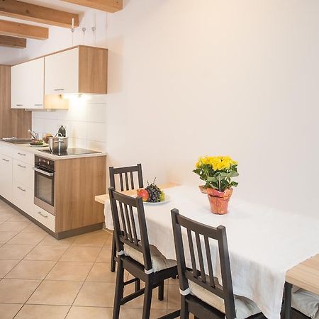 Vintler Apartments Болзано Стая снимка