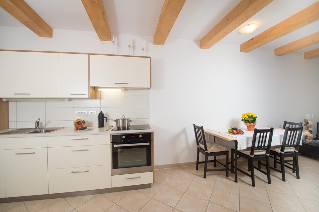 Vintler Apartments Болзано Стая снимка