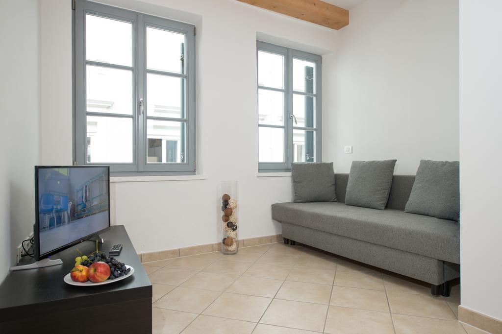 Vintler Apartments Болзано Стая снимка
