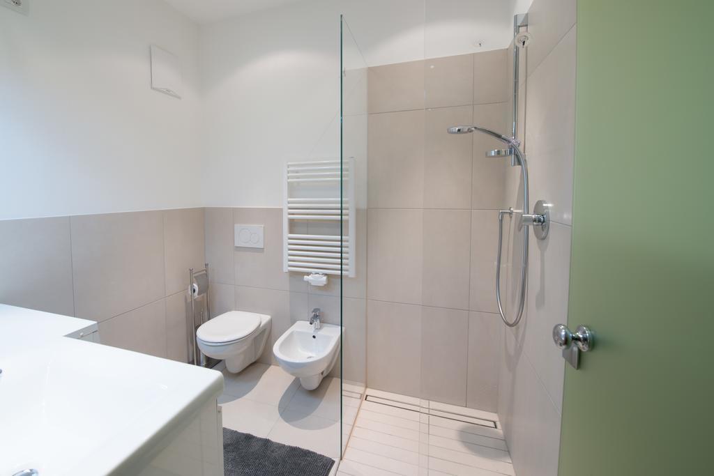 Vintler Apartments Болзано Стая снимка